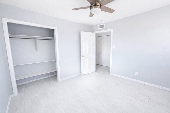 Building Photo - 2501 Crown Ave