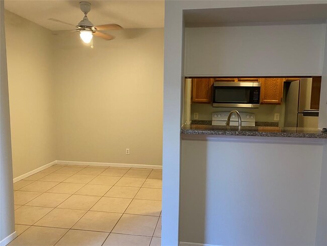 Building Photo - 6500 Harbor Town Dr