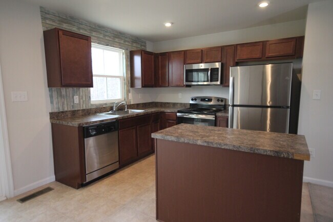 Building Photo - 87 Oland St