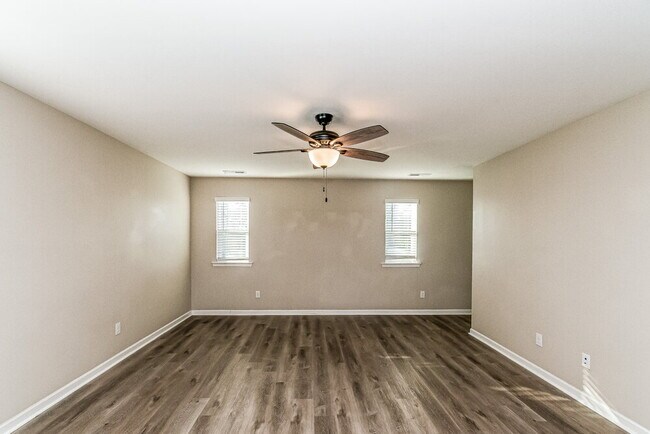 Building Photo - 231 Pilsen Dr