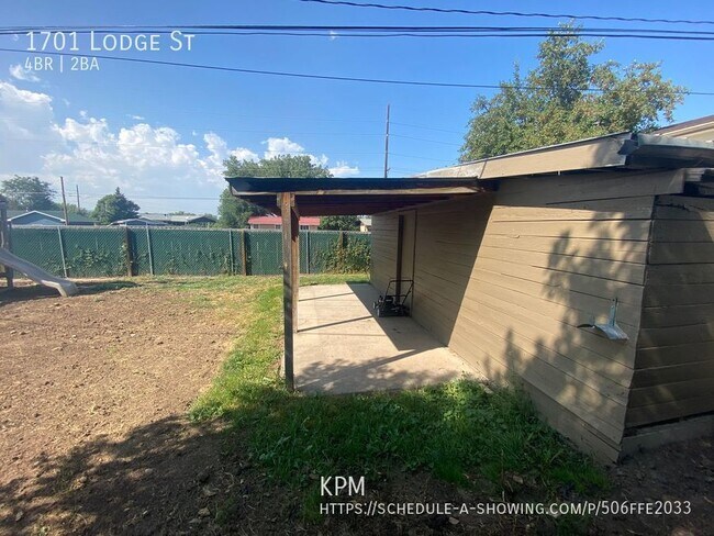 Building Photo - 1701 Lodge St