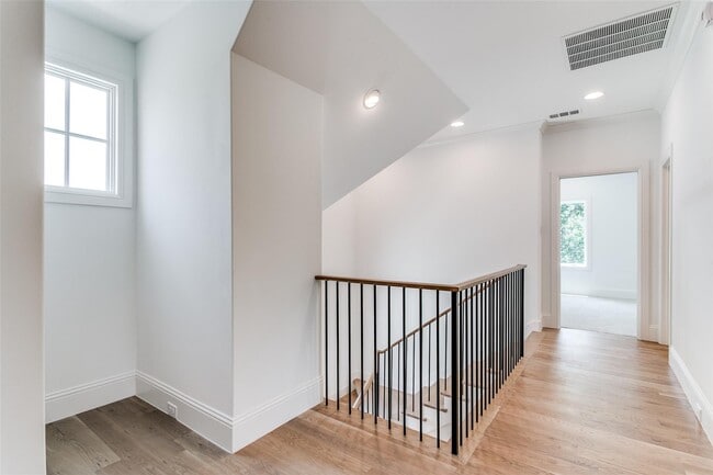 Building Photo - 7519 Taos Rd