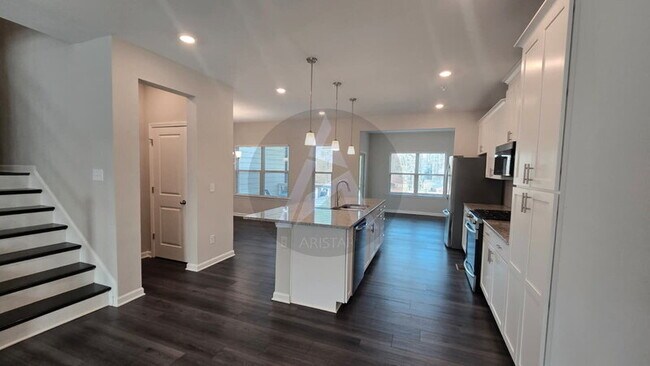 Building Photo - 209 Commons Ave