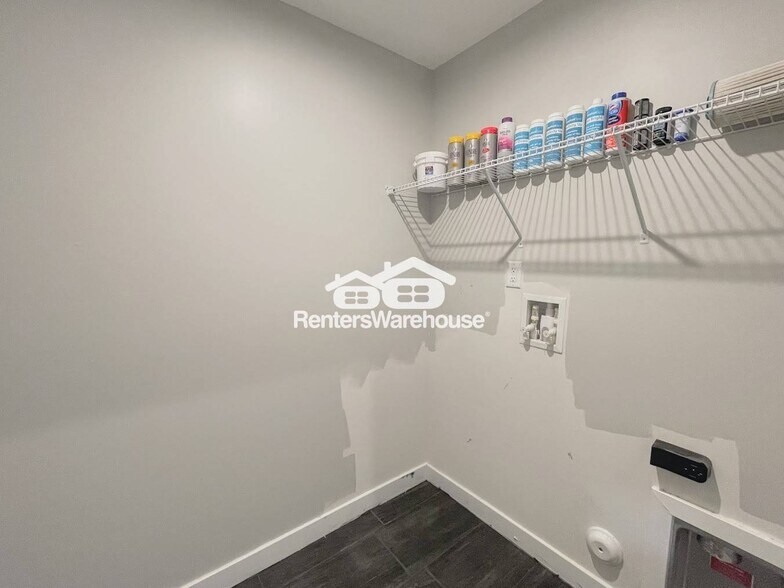 Building Photo - 1907 Doubloon Way