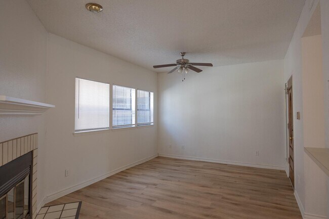 Building Photo - 3001 Cedar St