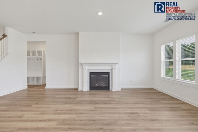 Building Photo - BRAND NEW luxury 5BD 4BA home w/ neighborhood pool! Triple Rockvale Schools! Internet included!