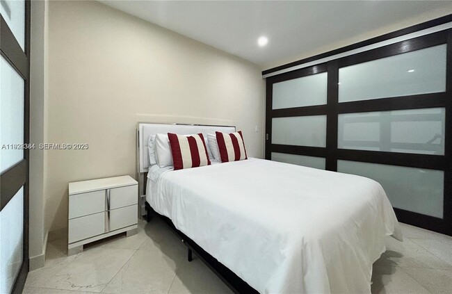 Building Photo - 900 Jefferson Ave