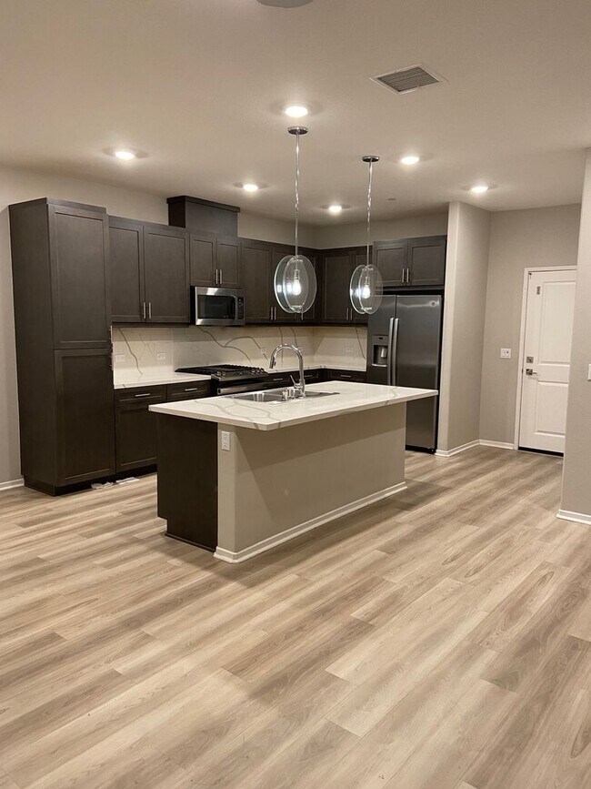 Building Photo - Model house 2 Bedroom  one loft in second ...