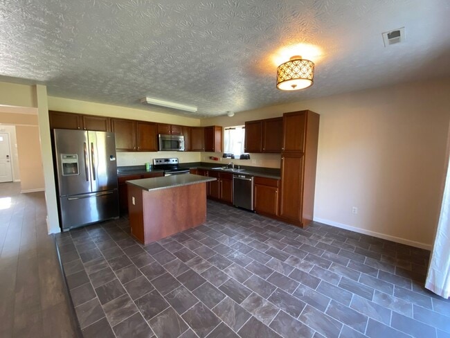 Building Photo - 4221 Dobbin Cir