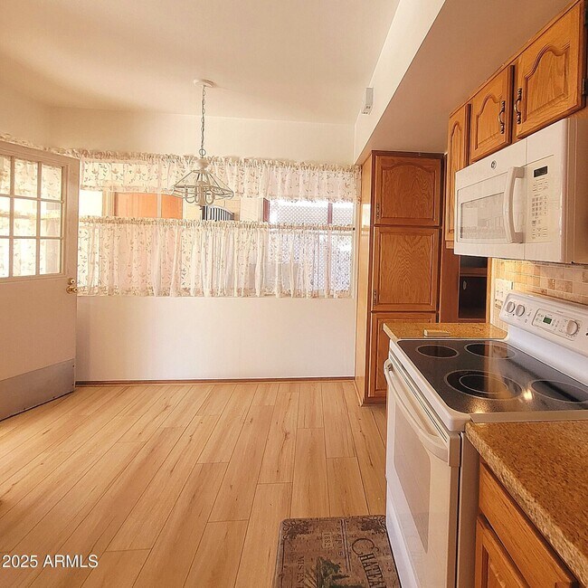 Building Photo - 8229 E Cambridge Ave