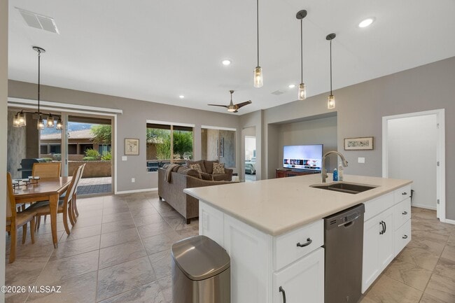 Building Photo - 39589 S Summerwood Dr