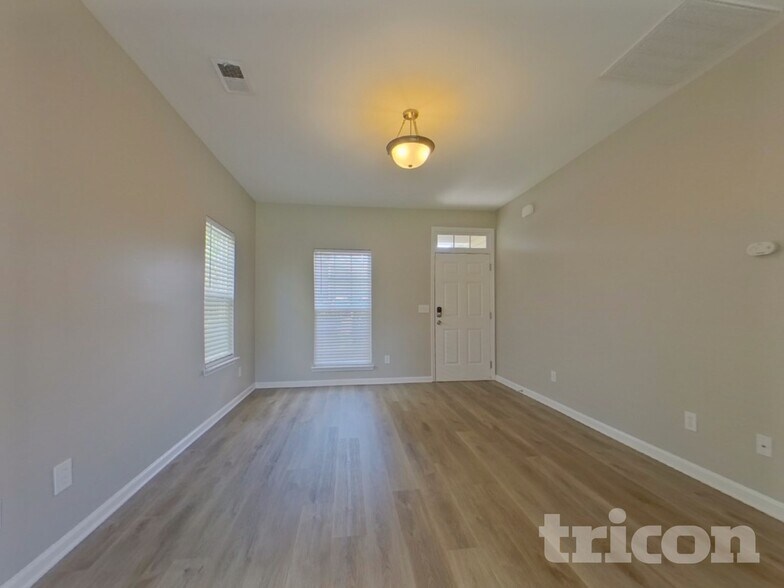 Building Photo - 303 Stonewood Crossing Dr
