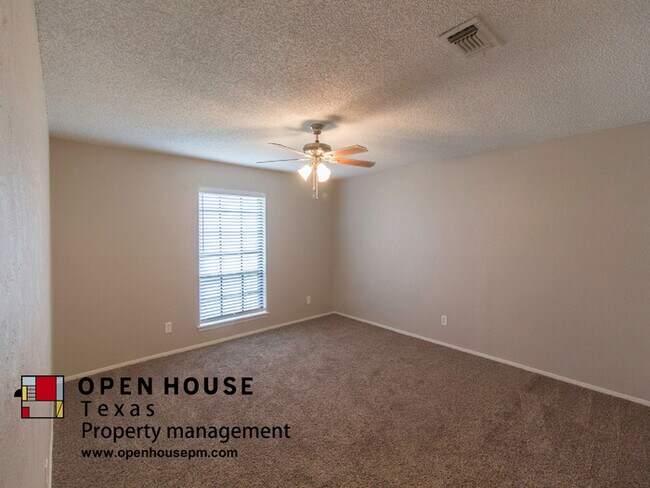 Building Photo - 2929 Beachtree Ln Bedford
