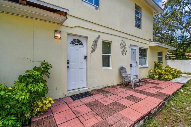 Primary Photo - 1377 S Washington Ave