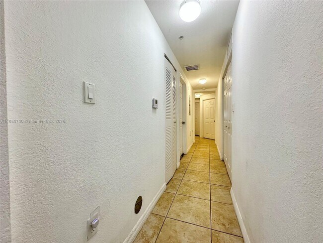 Building Photo - 10870 NW 88th Terrace