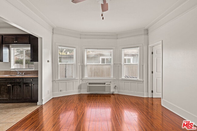 Building Photo - 2928 Walton Ave