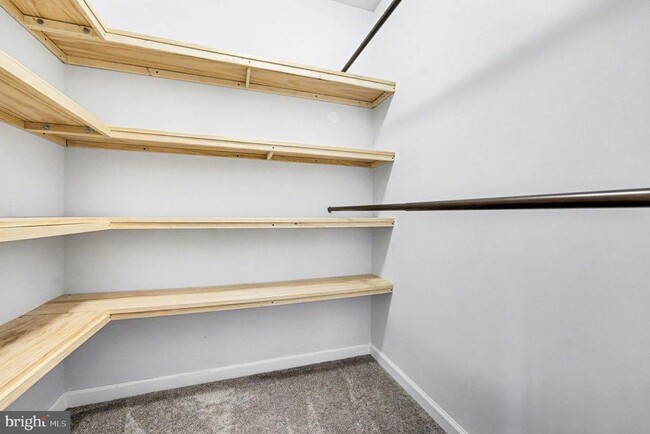 Building Photo - 2444 Drake Ln