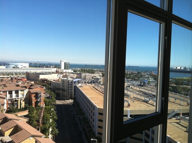 Building Photo - Downtown Long Beach - West Ocean - 1 Bedroom - Stunning Ocean Views - Gorgeous!!!!!!