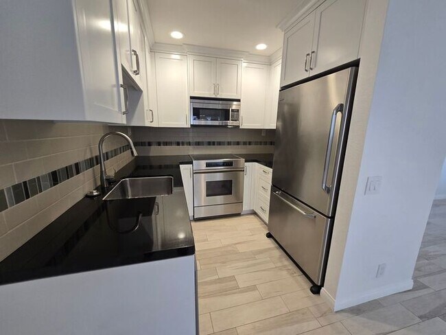 Building Photo - Private La Jolla Condo with Resort-Style Amenities Near UTC