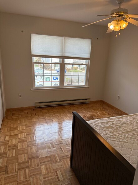 Building Photo - 80 Mountain Ct