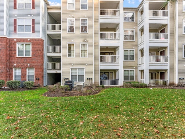 Building Photo - 704 Bristol Village Dr