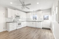 Building Photo - 33 Pearl St