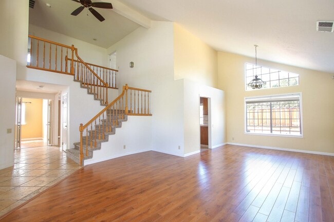 Primary Photo - Large 4BR 3BA Updated Home in Quiet Neighb...