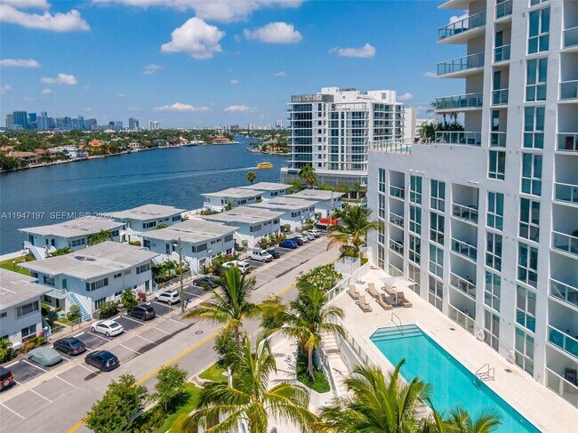 Building Photo - 401 N Birch Rd