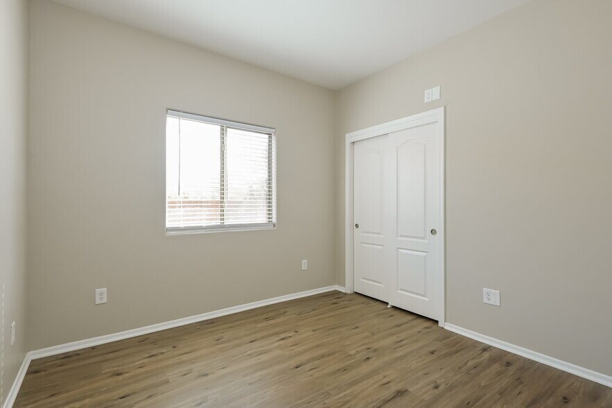 Building Photo - 11621 W Stone Hearth St