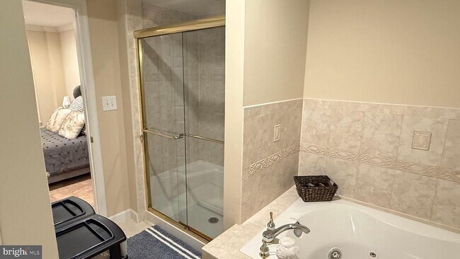Building Photo - 7567 Lindberg Dr
