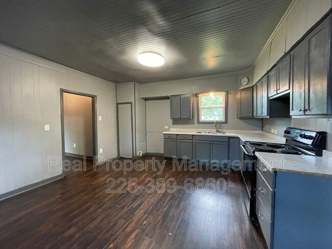 Building Photo - 1133 Maximillian St