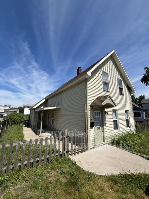 Building Photo - 117 Columbia St