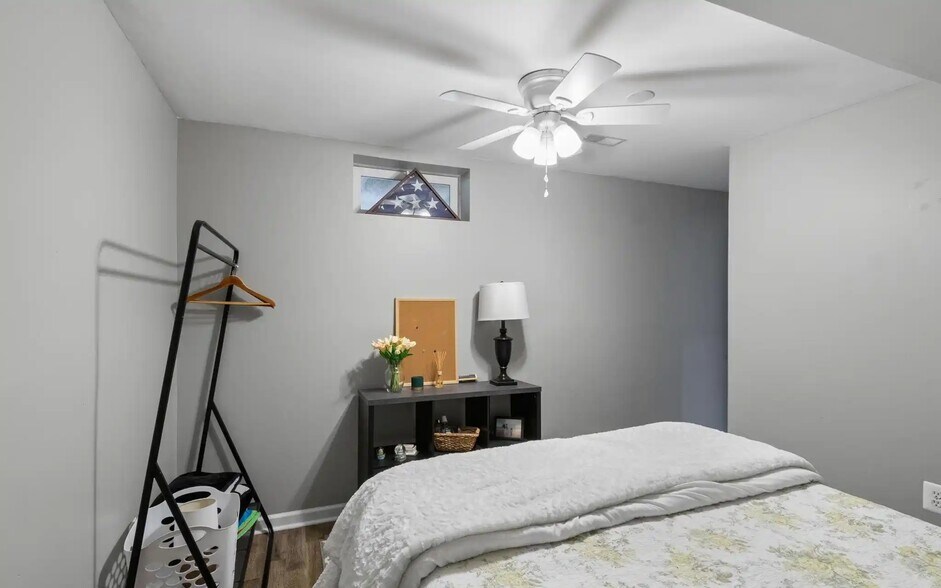 Building Photo - 6 Beau Ridge Dr