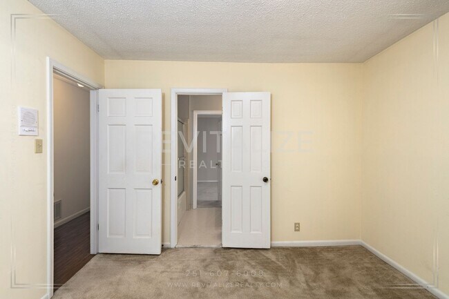 Building Photo - 962 Lansdale Ct