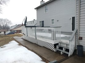 Building Photo - 107 Martha Ave