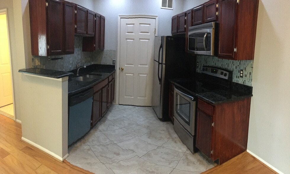 kitchen - 1591 Spring Gate Dr