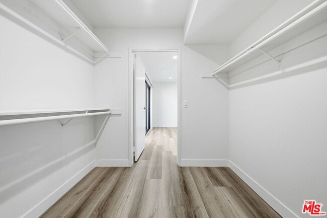 Building Photo - 6212 Fulton Ave