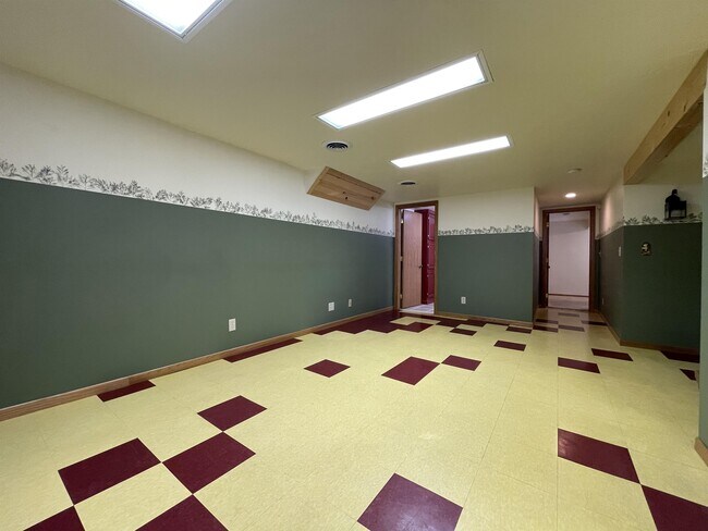 Building Photo - 6806 W 24th St