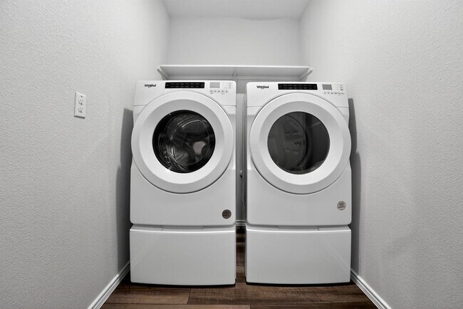 Building Photo - 136 Watch Hl