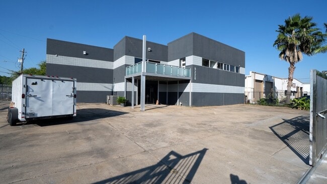 Building Photo - 9220 Rasmus Dr