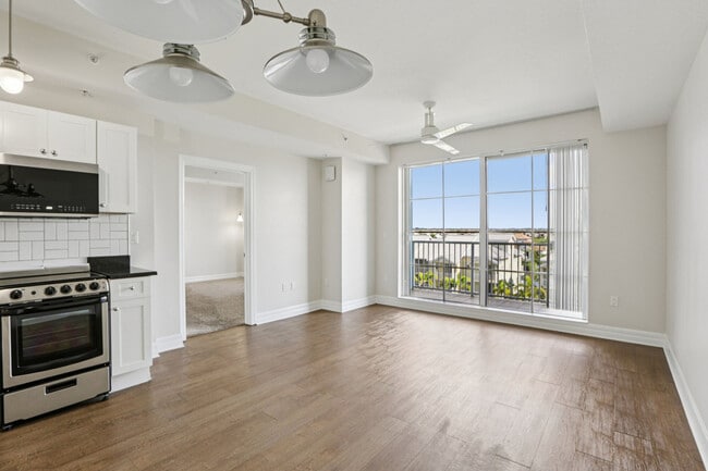 Building Photo - Marina View at Little Harbor