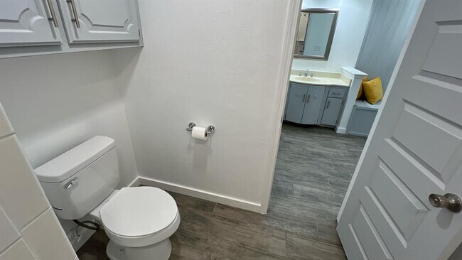 Building Photo - 12510 Maple Ridge Rd