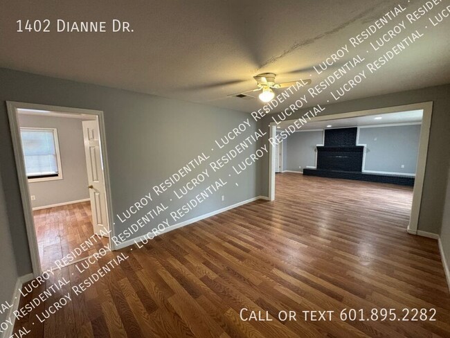 Building Photo - 1402 Dianne Dr