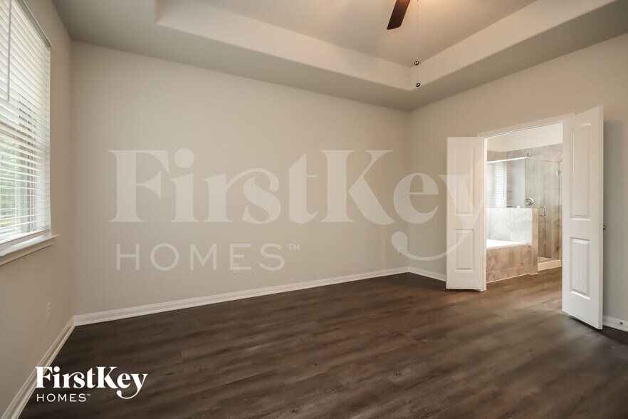 Building Photo - 123 Lk Wy Cir