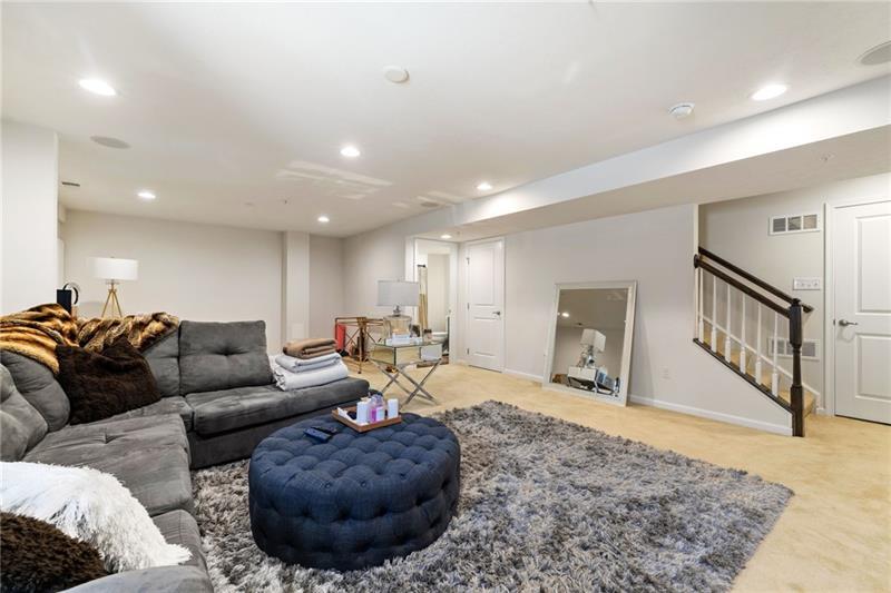 Building Photo - 2020 Connecticut Ln