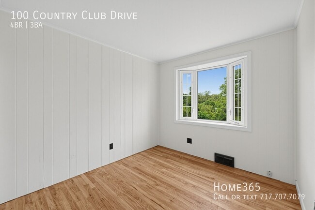 Building Photo - 100 Country Club Dr