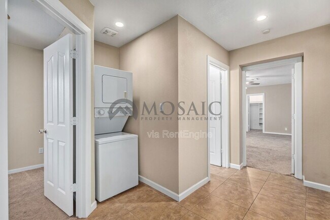 Building Photo - 4624 S 19th Ave