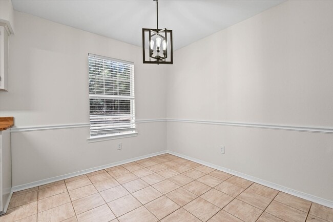 Building Photo - 165 Montclair Loop