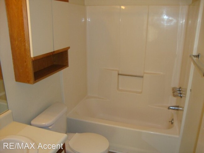 Building Photo - 3 br, 2 bath House - 930 Piercefield