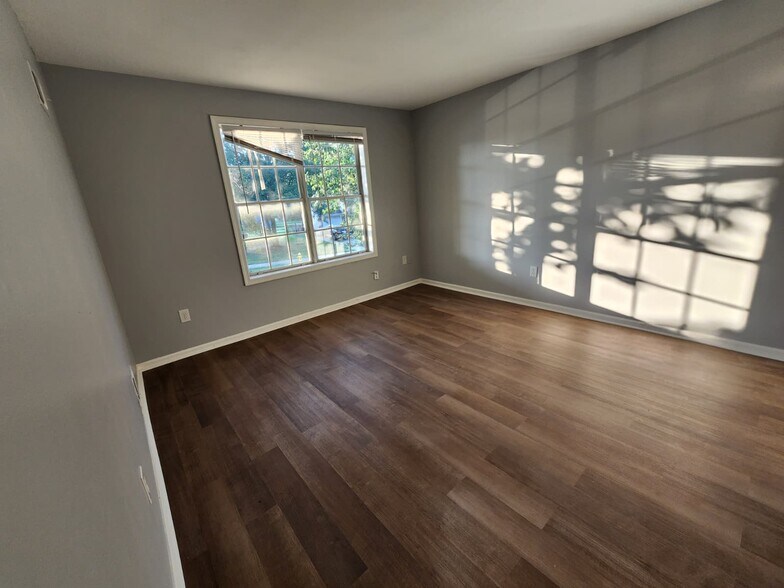 Building Photo - 4703 Rookewood Plz